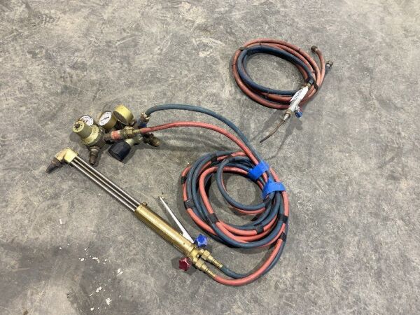 2x Hoses