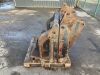 Strimech Hydraulic Pole Grab To Suit JCB 3CX (SWL 1750KG) - 3