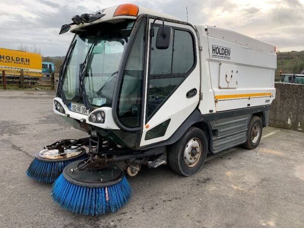 2013 Johnston 2000TS2 Compact Sweeper