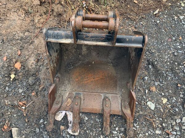 JCB Digging Bucket To Suit 3T Excavator