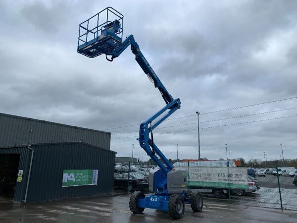 UNRESERVED 1999 Genie Z-45/25J Articulated Diesel Boom Lift