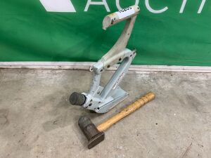 UNRESERVED Porta Nailer & Hammer