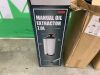 UNRESERVED 3 x 7Ltr Oil Vacs - 2