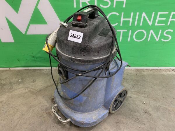 UNRESERVED Numatic 110v Portable Vacuum