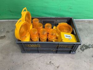 13 x UNRESERVED Amber Battery Lights