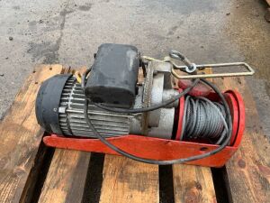 Metalworks 240V Winch & Controller