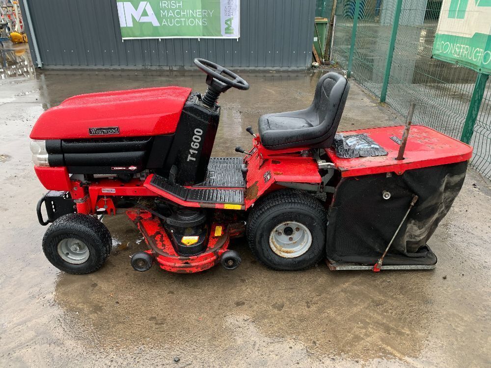 UNRESERVED Westwood T1600 Ride On Mower c w Grass Box ONLINE