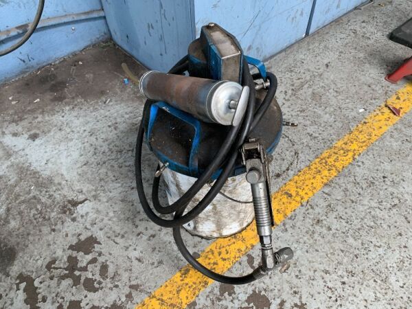 UNRESERVED Grease Transfer Pump