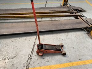 UNRESERVED Trolley Jack