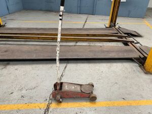 UNRESERVED Trolley Jack