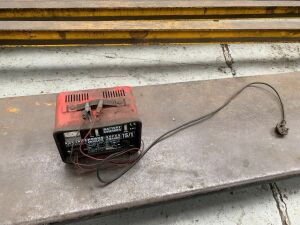 UNRESERVED Sealey Battery Charger