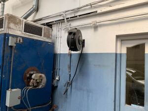 UNRESERVED PCL Retracable Air Hose Reel