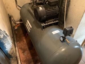 UNRESERVED Atlas Copco Model: HP 5.5 Auto 500Ltr Air Compressor