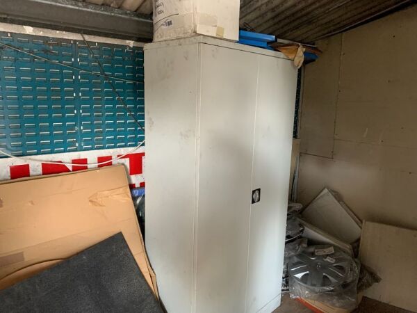 UNRESERVED Metal 2 Door Storage Press