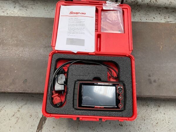 UNRESERVED Snap-on Sollus Edge Portable Diagnostic Machine