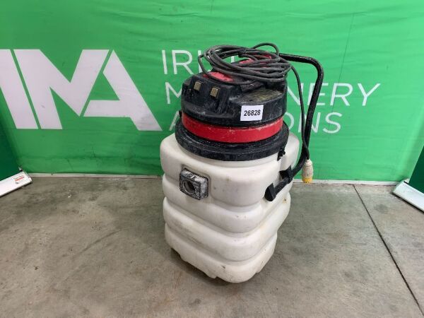 UNRESERVED 110v Industrial Vacuum