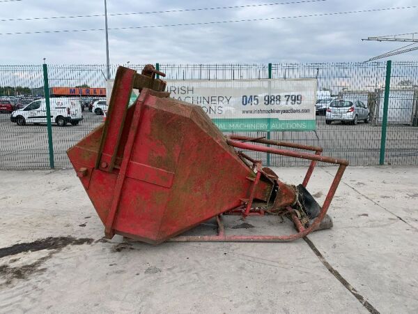 UNRESERVED 2000L Concrete Cone