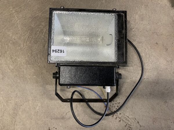 UNRESERVED 250w Flood Light