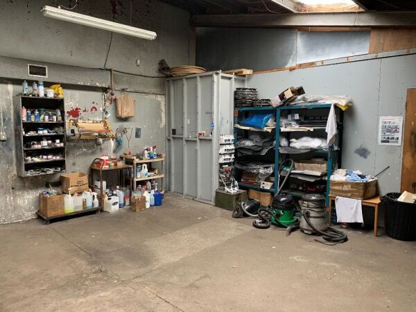 UNRESERVED Contents in Room off Workshop