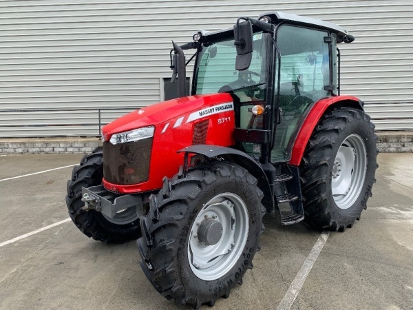 2018 Massey Ferguson 5711 4WD Tractor