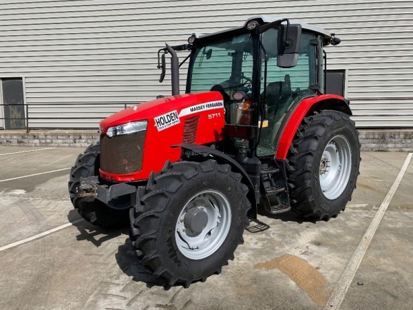 2018 Massey Ferguson 5711 4WD Tractor