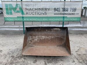 UNRESERVED 5FT Loader Bucket