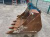 UNRESERVED 3.5FT Digging Bucket (60mm Pins) - 3