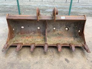 UNRESERVED Geith 5.5FT Ditching Bucket (65mm Pins)