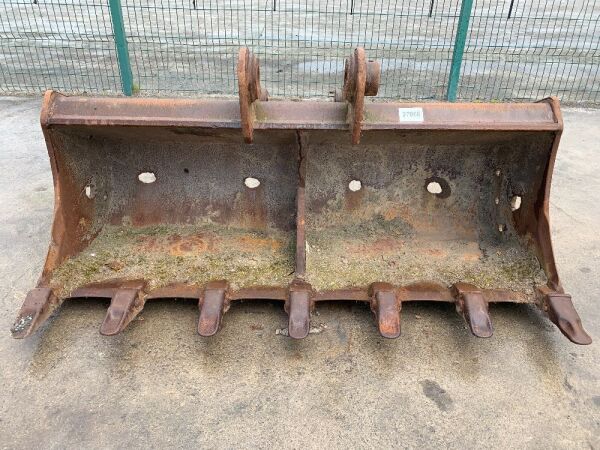 UNRESERVED Geith 5.5FT Ditching Bucket (65mm Pins)