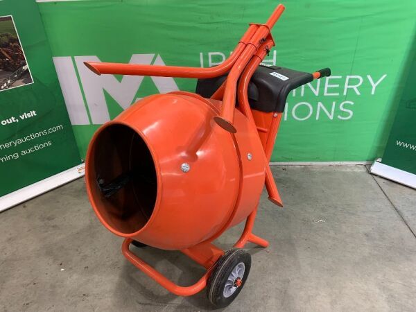 UNRESERVED Pacini Portable Petrol Cement Mixer c/w Legs