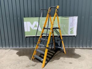 Youngman Podium Ladder