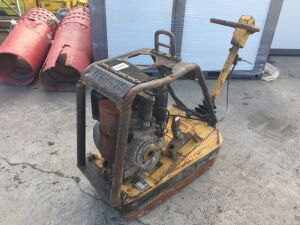 Wacker DPU4045H Diesel F&R Compaction Plate