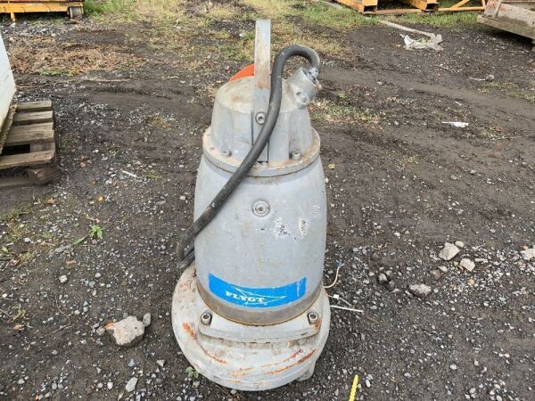 UNRESERVED 2x Submersible Water Pumps