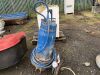 UNRESERVED 2x Submersible Water Pumps - 5