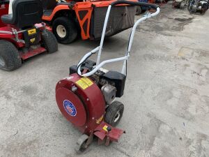 UNRESERVED Giant Vac Petrol Pedestrian Blower