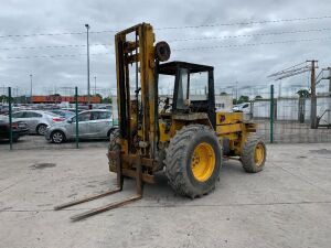 UNRESERVED JCB 926 Rough Terrain 4WD Forklift c/w Forks