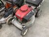 UNRESERVED Honda HR194 Petrol Lawnmower & Qualcast Mower - 2