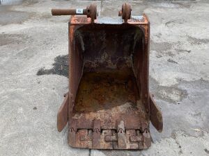 700MM Digging Bucket (50mm)