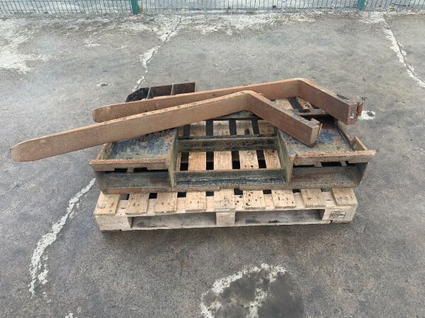 Skidsteer Loader Bracket & Forks