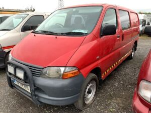 UNRESERVED 2003 Toyota Hiace Crew Cab LWB