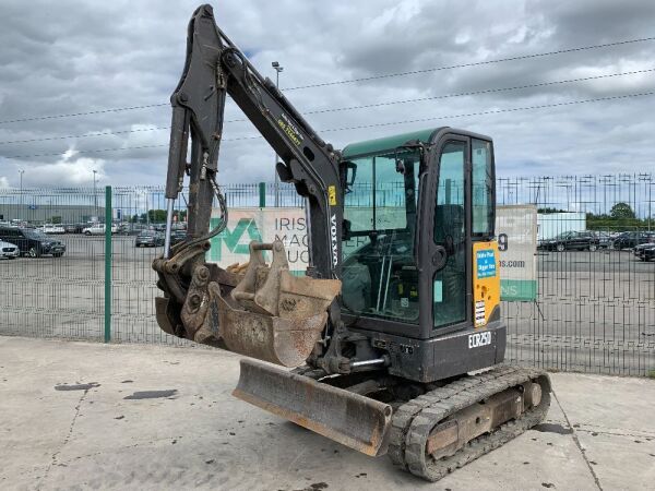 UNRESERVED 2013 Volvo ECR25D Zero Tail 2.5T Excavator c/w 3 x Buckets