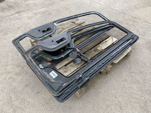 3 x UNRESERVED Takeuchi Mini Excavator Doors