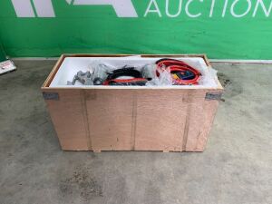 UNRESERVED 10,000LBS Electronic Winch c/w Controller