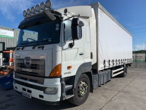 2014 Hino 700 1945 Curtainsider c/w Zepro Tail Lift