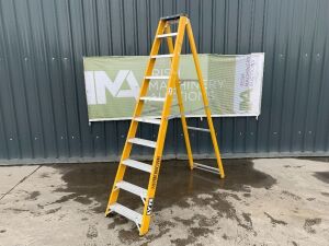 UNRESERVED Lyte 2.11M 9 Step Fibreglass Stepladder