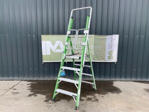 UNRESERVED Little Giant 2.6M 4 Step Fibreglass Platform Ladder