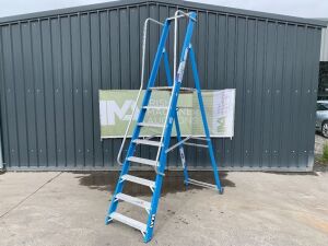 UNRESERVED Lyte 2.7M 8 Step Fibreglass Platform Ladder