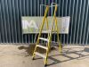 UNRESERVED Clow 1.13M 4 Step Fibreglass Platform Ladder