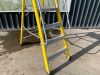 UNRESERVED Clow 1.13M 4 Step Fibreglass Platform Ladder - 4