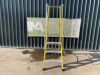 UNRESERVED Clow 1.13M 4 Step Fibreglass Platform Ladder - 2